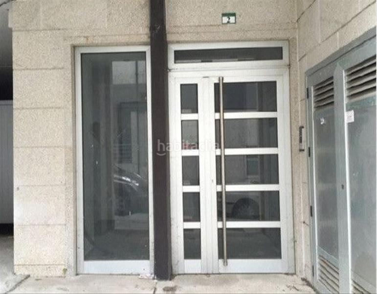 Foto f4c1375b-a984-443c-8df8-b4a46bd452a2. Edificio en Lalín