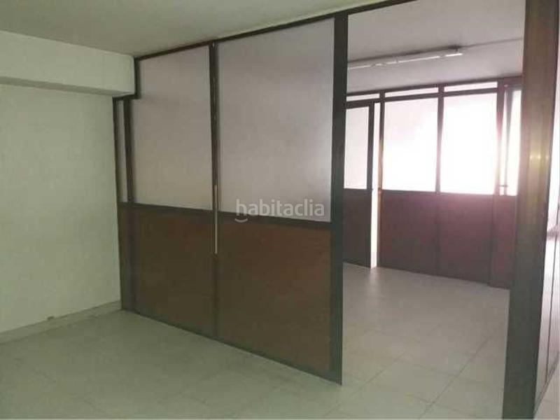 Foto 5983343c-07a1-447f-bc3e-69b27617c422. Local comercial a As Travesas - Balaidos Vigo