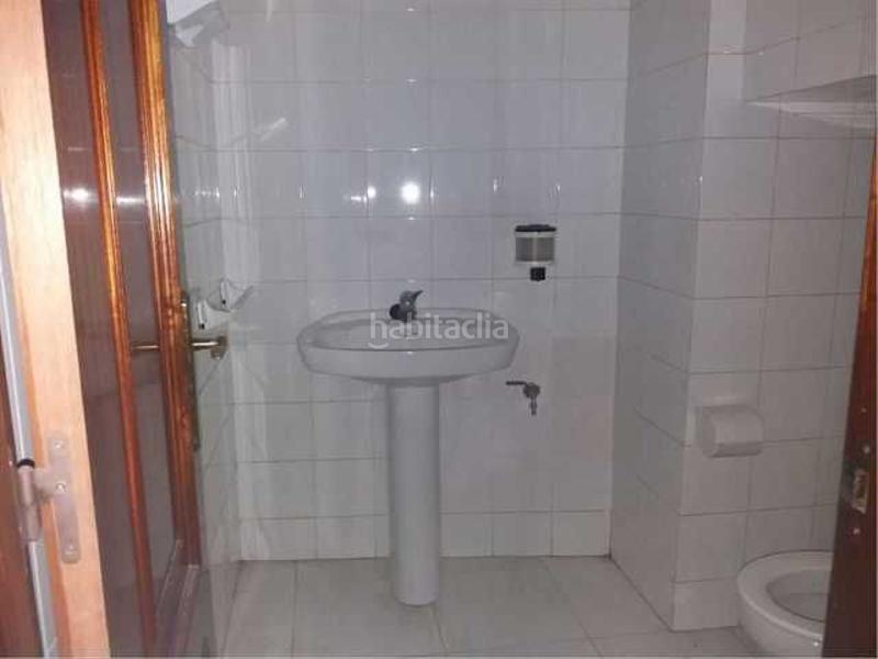 Foto b32e26c1-c86c-4d95-ae16-25505143a0db. Local comercial a As Travesas - Balaidos Vigo