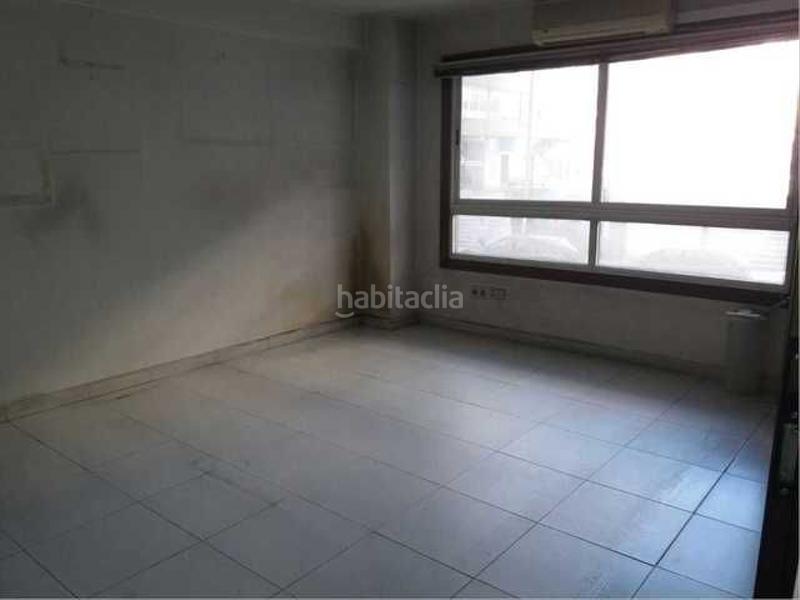 Foto b3e5686a-e9ab-40d3-9e3d-58773e080cc6. Local comercial a As Travesas - Balaidos Vigo