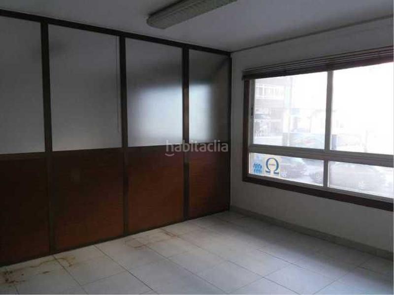 Foto d0ad456d-6e35-40ff-8e15-3864f7149c52. Local comercial a As Travesas - Balaidos Vigo