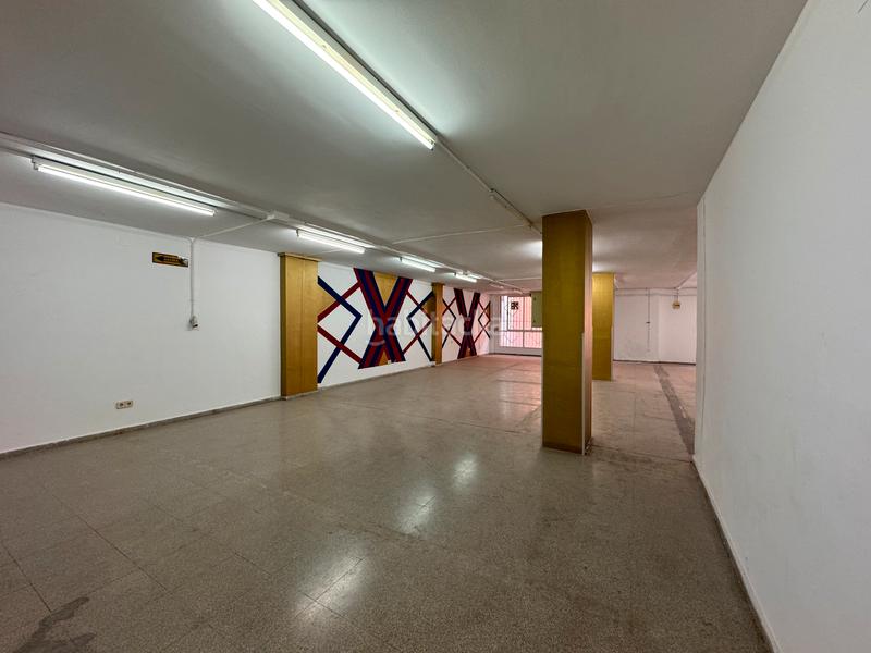 Foto ad815d89-15ea-481b-9740-3a8be95c9f27. Bâtiment à usage industriel dans Centre Hospitalet de Llobregat (L´)