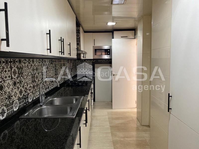 Foto b0331172-f6d4-4f0e-8e37-5d58c43f2a01. Piso en Fondo Santa Coloma de Gramenet