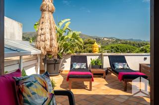 Duplex à Baixador. Ático dúplex en lluminetes  terraza privada con piscina y a paso