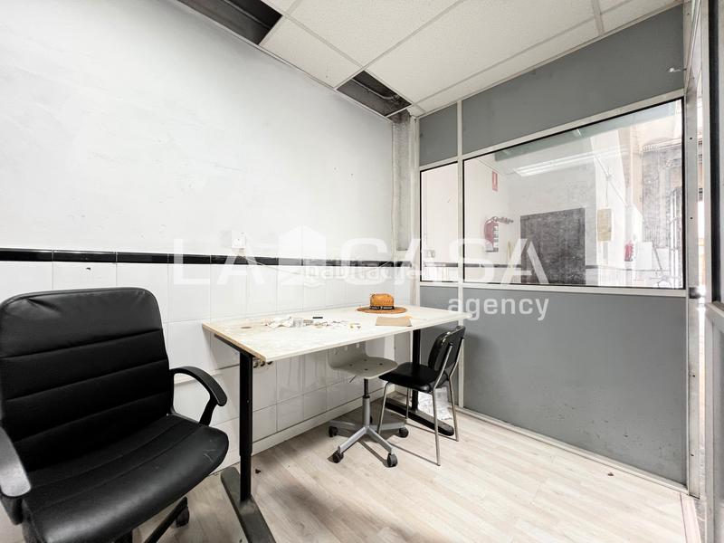 Foto 3bed838c-152a-4026-ba29-0c8c3e12b3ea. Business premise in Llefià Badalona