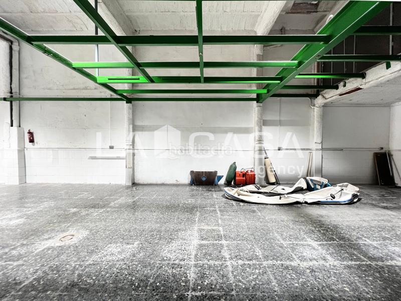 Foto f06d4cdf-f3df-4d3b-b90a-e9a13ca7b460. Local comercial en Llefià Badalona