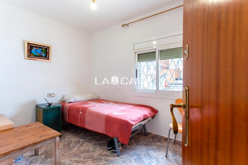 Foto 3d0c1302-7eb2-45e9-857f-0d7421885b1d. Appartamento in Vista Alegre Castelldefels