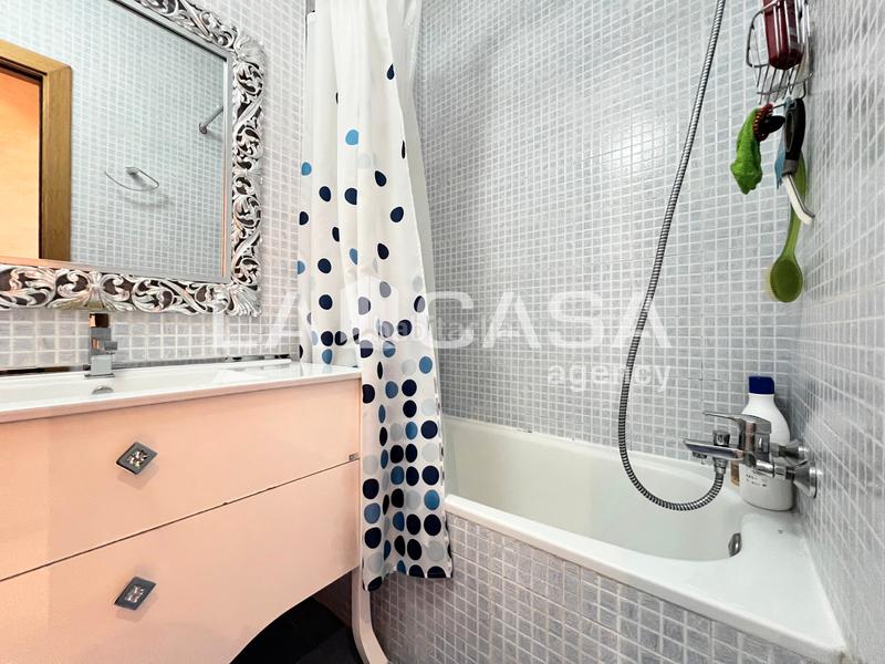 Foto 1b653d2a-1ac3-44c5-8a67-6872904e83b9. Piso  casi nuevo en planta baja con terrazas y ascensor en Badalona
