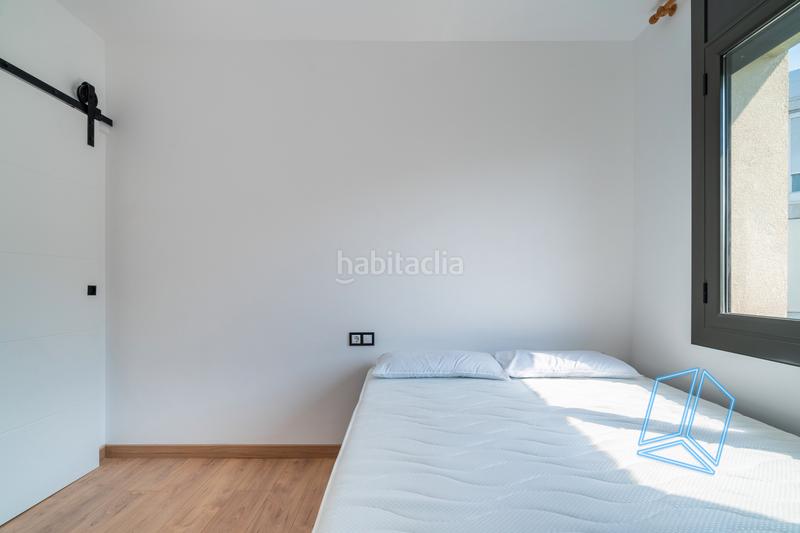 Foto ddb2a0da-ade1-4933-bc8a-71d7b395b147. Piso  exterior todo reformado sin ascensor!! en Barcelona