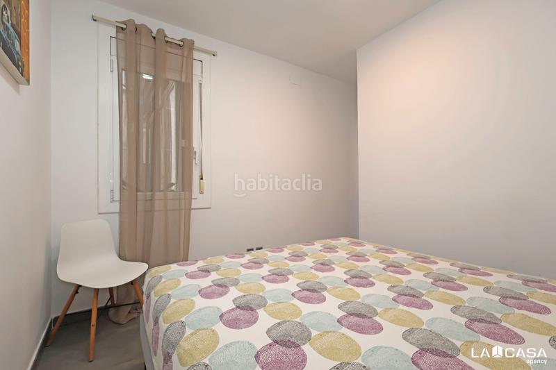 Foto 6002c059-941a-42dd-ba86-59bcebdda2af. Piso  luminoso con ascensor y dos balcones en poble sec en Barcelona