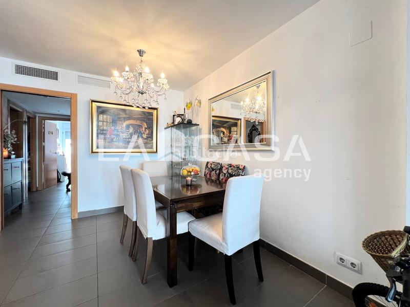 Foto f25e58af-8947-449c-84e2-1d3d5d5417d5. Etagenwohnung mit parking in La Salut Badalona