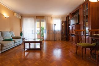 Appartement à Sagrada Família. Gran piso con terraza en sagrada familia  luz, amplitud y ubicac