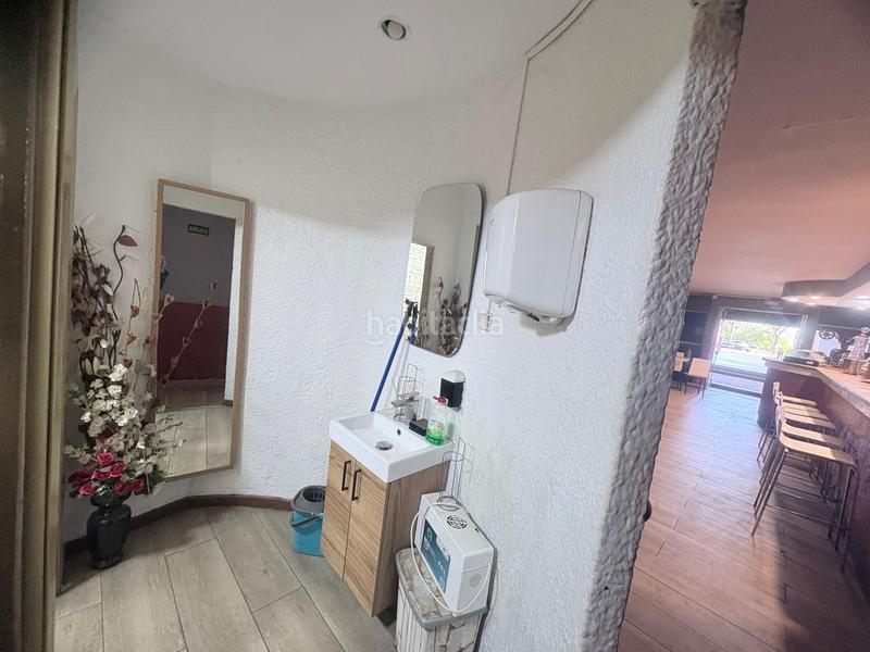 Foto 174c7b70-61a6-49f2-a8fe-453b46315e52. Local comercial a Sant Ildefons Cornellà de Llobregat