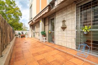 Planta baixa a La Marina del Port. Encantadora planta baja luz, amplitud y terraza privada!