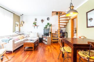 Etagenwohnung in Carmel