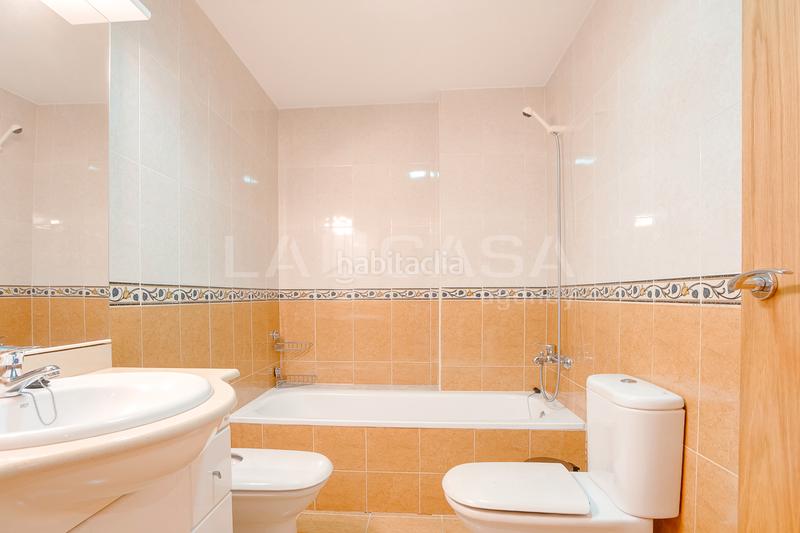 Foto 8f04e067-dba2-4b4a-a42c-5744c272ccb2. Appartamento con riscaldamento parcheggio in Fondo Santa Coloma de Gramenet