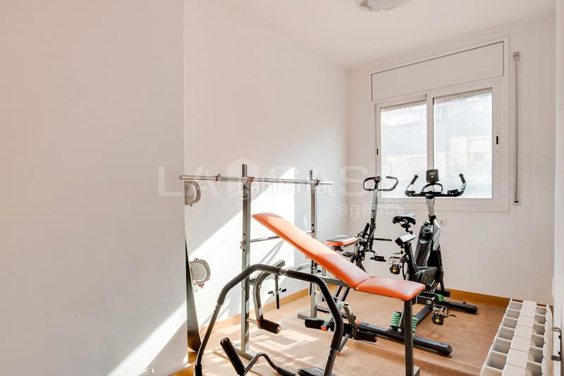 Foto bd140616-cea1-493b-bd48-c95a64c2bf25. Flat with heating parking in Fondo Santa Coloma de Gramenet