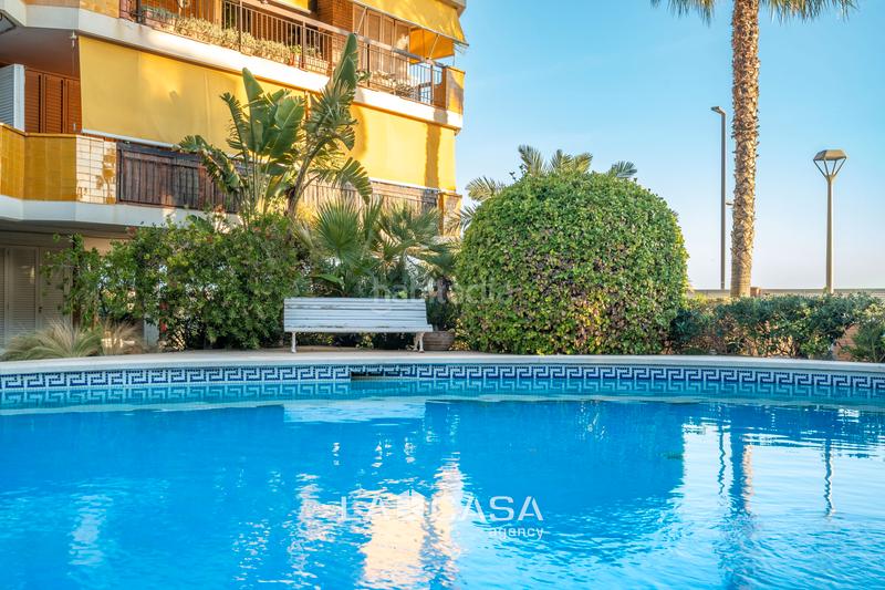 Foto 40e18b3e-15c2-4a72-8cbf-28bf1512f778. Attique avec parking piscine dans Baixador Castelldefels