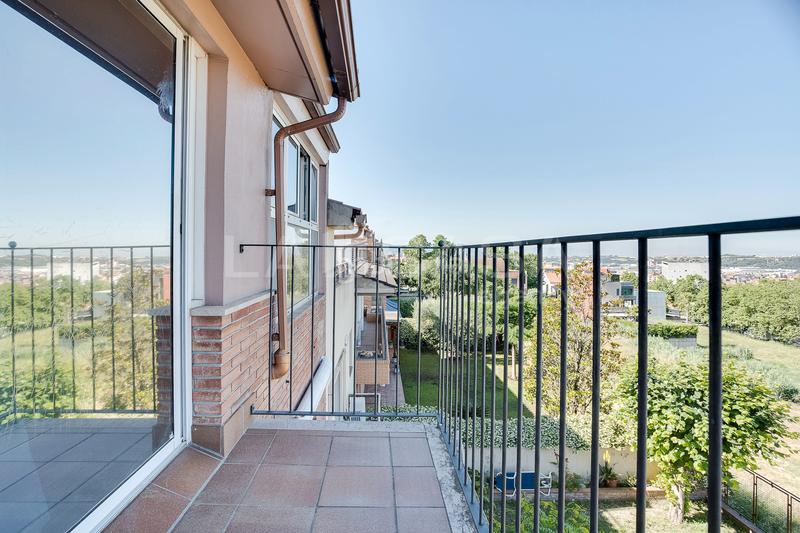 Foto 76ad344b-93f2-4b52-87f1-f76f4ab1bacc. House with heating parking in Font Verda Granollers