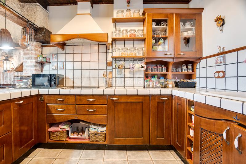 Foto 8919a214-6a34-4244-b4a6-6ae29b24cbf6. House with heating parking in Font Verda Granollers