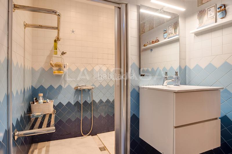 Foto ce2c1b2e-d486-4839-bb99-036c51ca58c4. House with heating parking in Font Verda Granollers