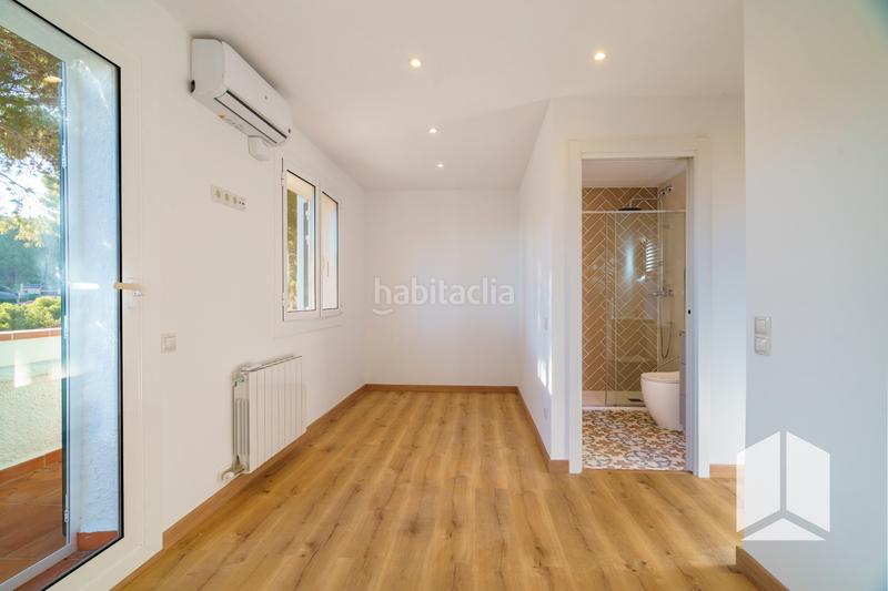 Foto a7c98960-16ff-4648-8e9c-74fca3d0a9c9. Semi detached house with parking in El Poal Castelldefels