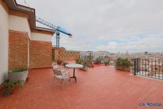 Attique à Raval. Piso sobre ático con gran terraza privada y parking incluido
