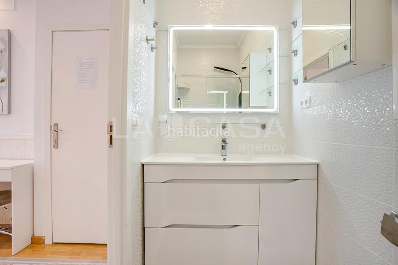 Foto e52b87e0-dded-45ec-9773-51ab61ed0ac4. Ground floor with parking in La Salut Badalona