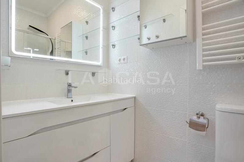 Foto 4d06d137-742d-4285-9bd8-6f4a94cd33c1. Piano terra con parcheggio in La Salut Badalona