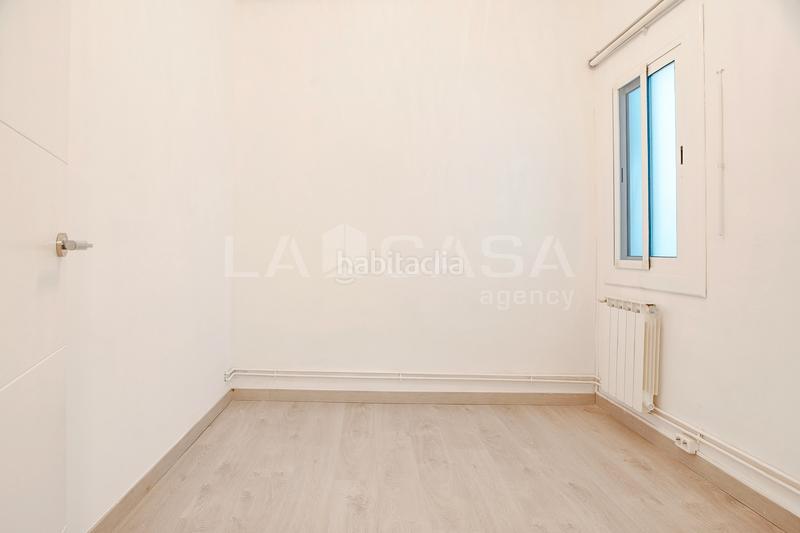 Foto 5b02f38b-5d11-4413-9952-e850bdd22387. Pis amb calefacció a Llefià Badalona