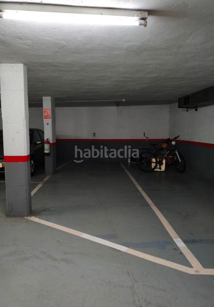 Foto a63dc9bc-4742-4105-ae34-ea8f6231754c. Parking voiture dans Artigues Badalona