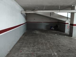 Aparcament cotxe a Sant Adrià Nord