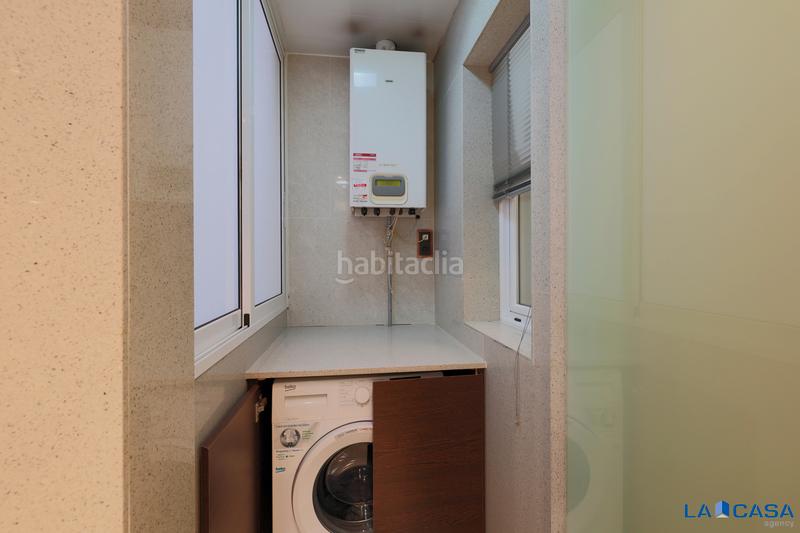 Foto 64c8c6bf-cd45-4581-9bac-f07e61779416. Piso en La Bordeta Barcelona