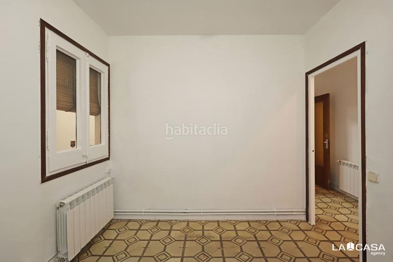 Foto 133b0072-fbc7-4947-9fc8-96b6eb56502a. Etagenwohnung mit heizung in Sant Antoni Barcelona