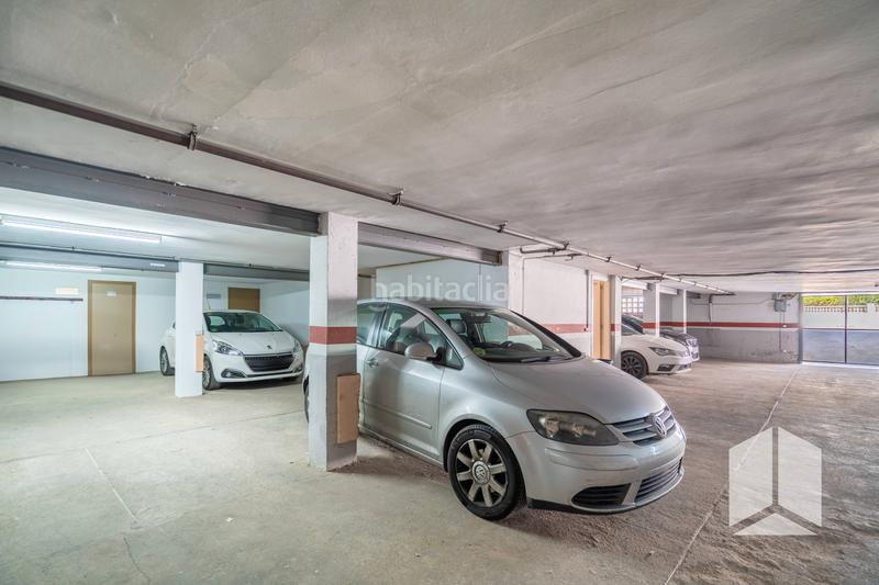 Foto dc1cc565-85f6-4601-a988-97a31a297353. Appartamento con parcheggio piscina in Baixador Castelldefels