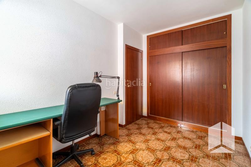 Foto e8cc1324-a4d9-4b87-8181-aa32a96c7d8a. Etagenwohnung mit parking pool in Baixador Castelldefels