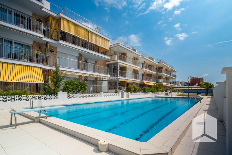 Foto 085e29b2-59f8-4f17-9026-d1ed23876fc0. Flat with parking pool in Baixador Castelldefels
