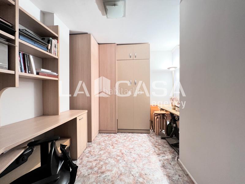 Foto 34061c6b-33c8-4e6f-b9d0-5b38b857fd86. Etagenwohnung mit heizung in Llefià Badalona