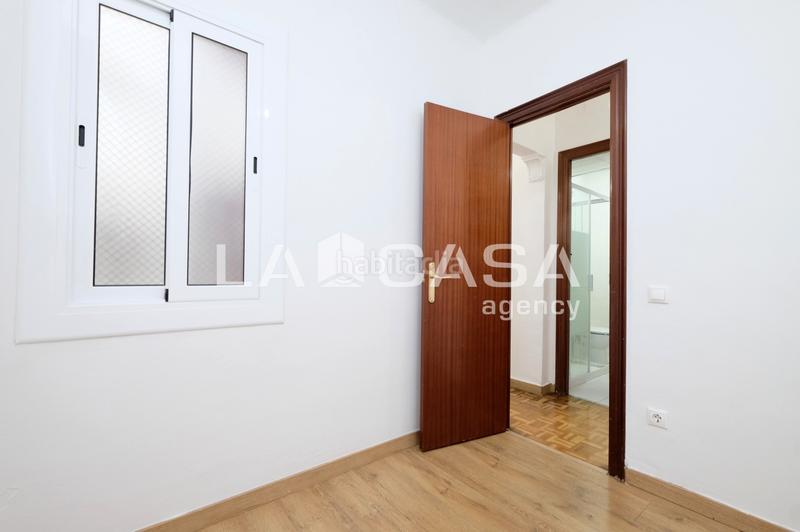 Foto 572bcb42-df14-4055-93c8-7d582d57270e. Etagenwohnung in Turó de la Peira Barcelona