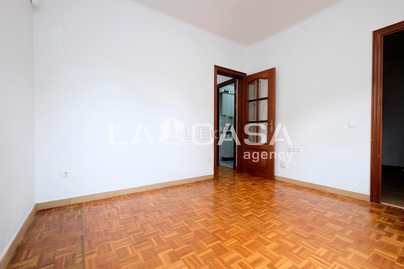 Foto 91a5ce74-fcb0-4839-94c7-2c4f4a019b5f. Etagenwohnung in Turó de la Peira Barcelona