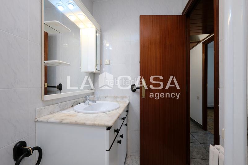 Foto 9df8c0e6-87a6-48d7-a2da-a620e62281be. Appartement avec chauffage dans Turó de la Peira Barcelona