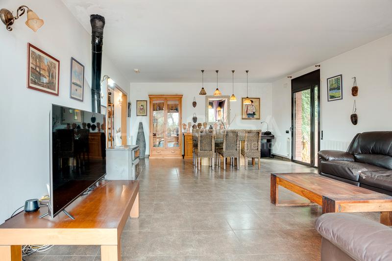 Foto 4cca0b4b-baf3-441e-a815-ef5404e320bd. House with heating parking pool in Corbera de Llobregat