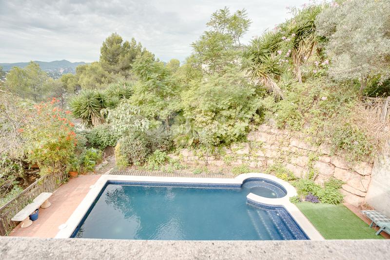 Foto 691b5d2f-3c6c-41ee-99dc-ae6e15f2ae71. House with heating parking pool in Corbera de Llobregat