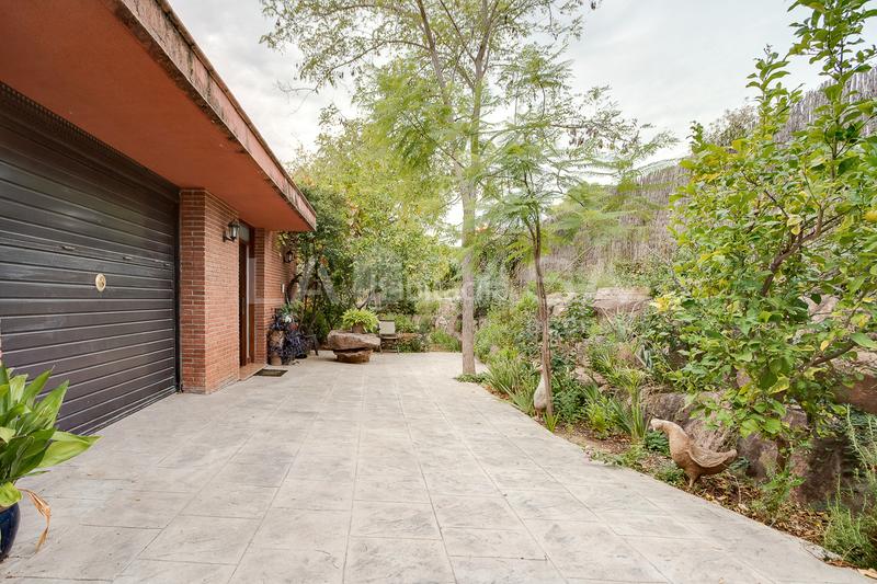 Foto 79794caf-4f29-49c3-a0e3-028fc1b35ee1. House with heating parking pool in Corbera de Llobregat