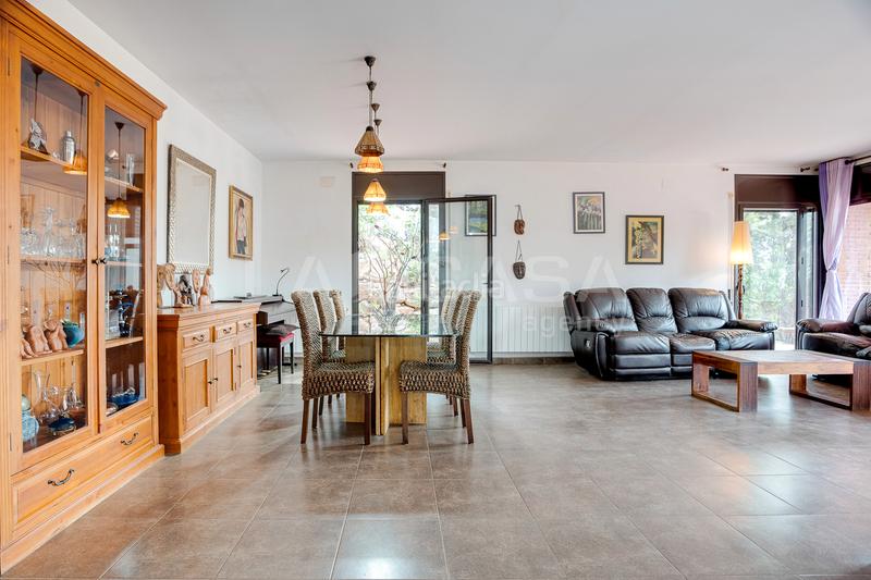 Foto 9818ce47-9430-44ab-820b-7c47f33531cd. House with heating parking pool in Corbera de Llobregat