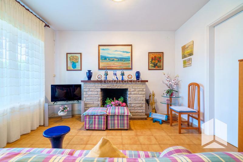 Foto 41d72a9f-330d-43d9-8ee7-633ea006366f. Maison avec parking dans Lluminetes Castelldefels