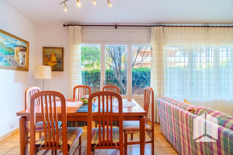 Foto 7e9a157a-c451-49b4-a981-bd290a2017ac. Maison avec parking dans Lluminetes Castelldefels