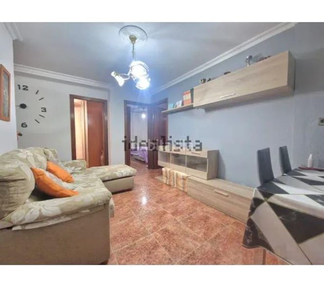 Foto fe0b2668-bb3d-4b0b-bc86-2aa3cf92b6d6. Pis a San Pablo Sevilla