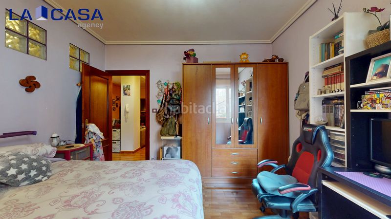 Foto 1d8b4183-f1de-46cf-a206-ff22f0124eac. Piso en Lamiako-Txopoeta Leioa