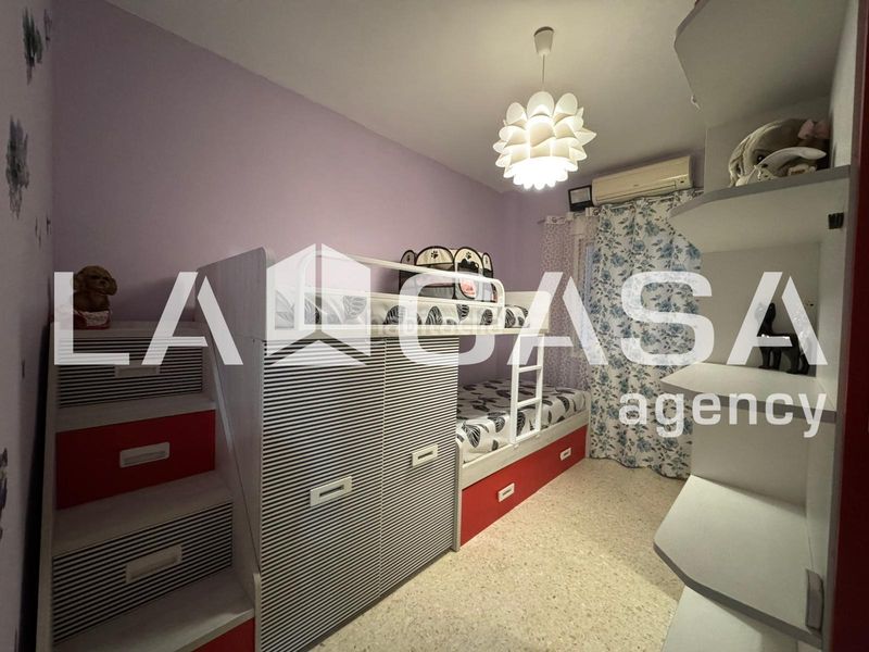 Foto 5a9891e7-6bb9-4e2f-99d8-b74f0e31690e. Pis amb aparcament a colores - entreparques Sevilla
